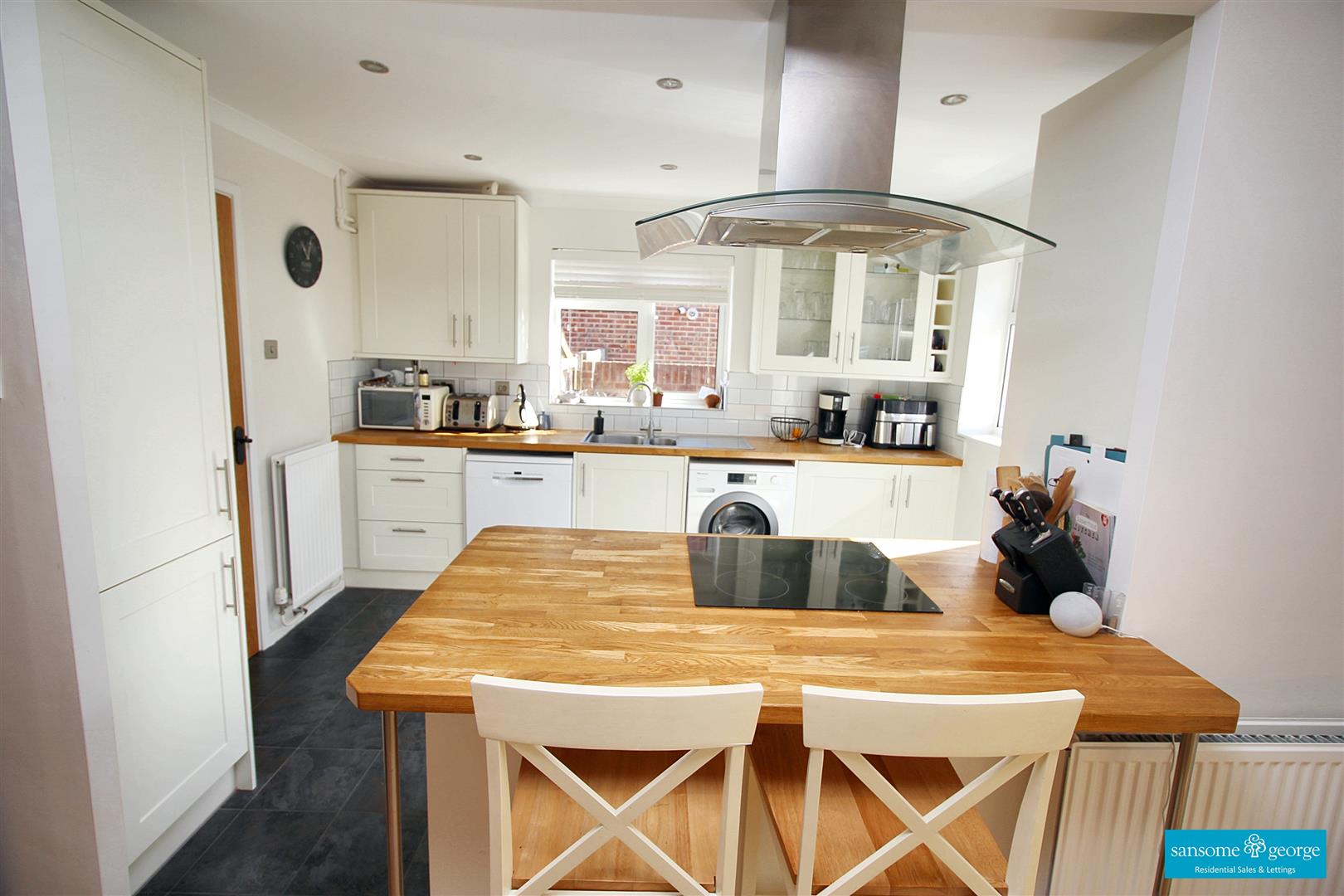 Apple Close, Tilehurst, Reading